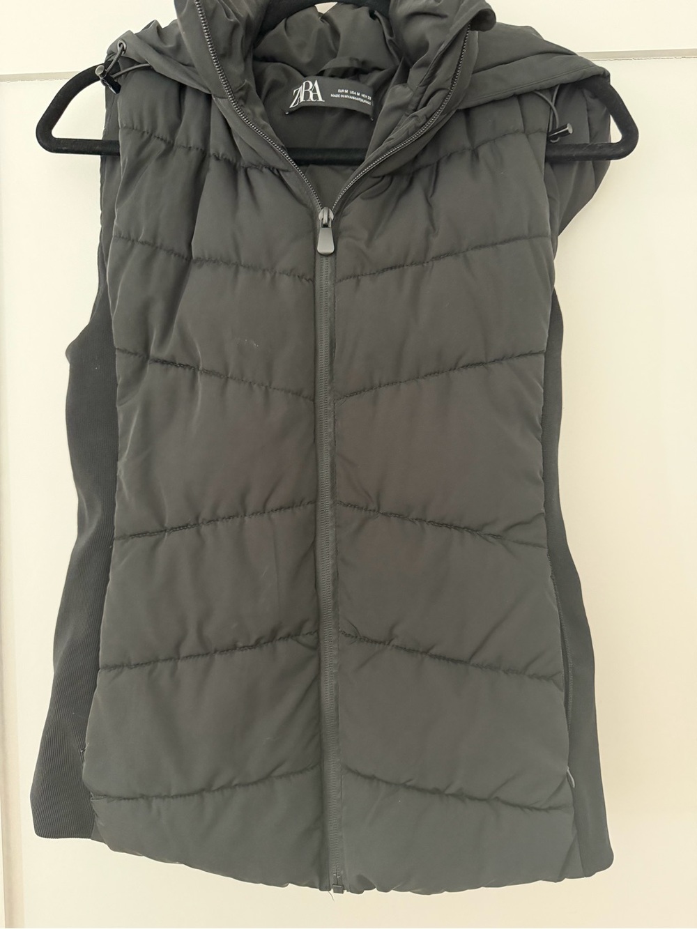 Zara Black Hooded Quilted Sleeveless Vest